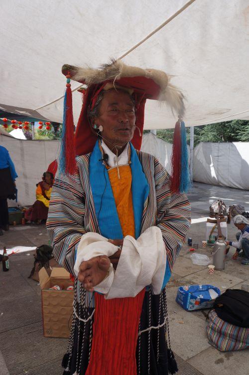 迥巴藏戲隊老師朗杰次仁