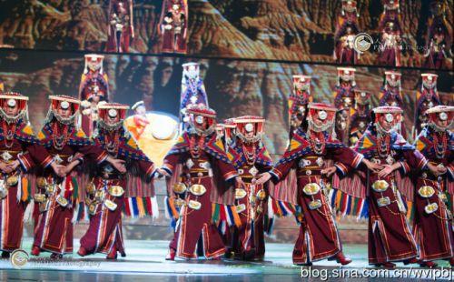 阿里宣舞表演。