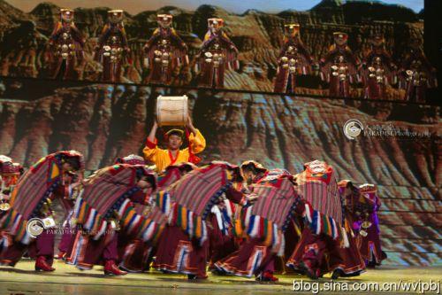 阿里宣舞表演。