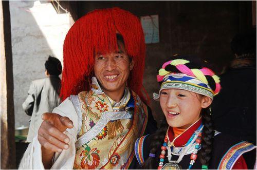  藏式婚禮中的新郎新娘。