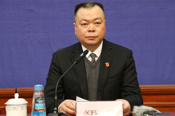 新聞發言人：自治區紀委監委新聞發言人、宣傳部部長 鄭勇.jpg