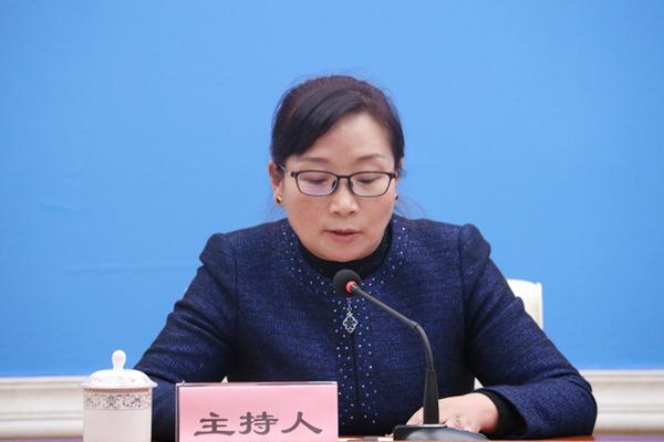 主持人：區黨委宣傳部副部長、區政府新聞辦主任 德吉卓嘎.jpg