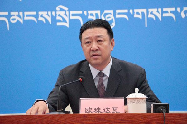 新聞發言人：昌都市政府副市長、市脫貧攻堅指揮部副指揮長歐珠達瓦.JPG