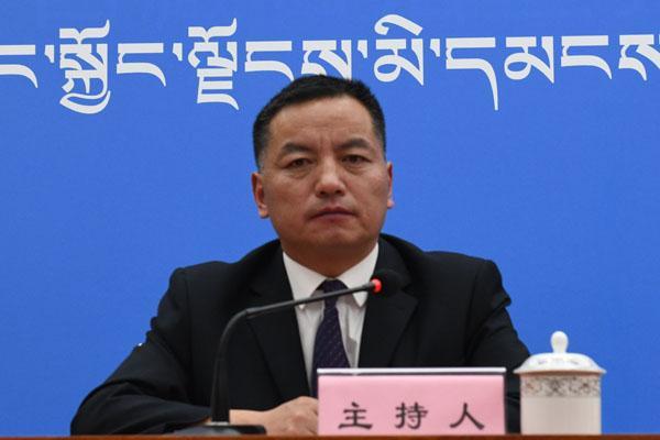 主持人：西藏自治區黨委宣傳部對外傳播處處長 楊洪森.jpg