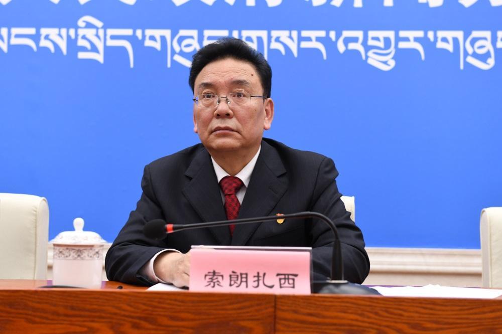 區統計局黨組副書記、局長 索朗扎西.JPG