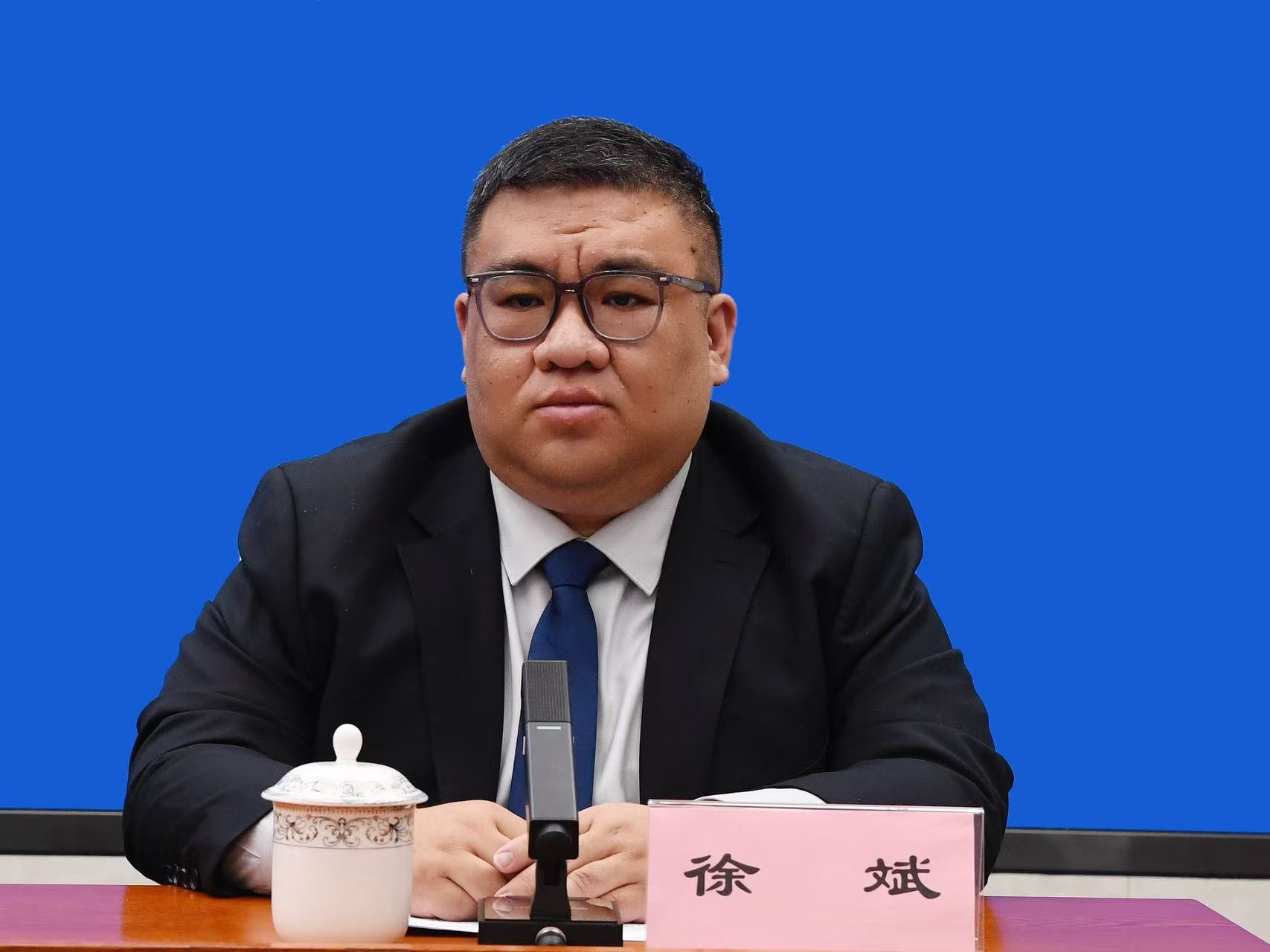 新聞發言人：自治區社會保險管理局黨委委員、副局長、三級調研員 徐斌.jpg